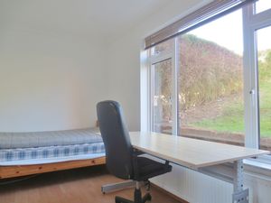 Bedroom- click for photo gallery